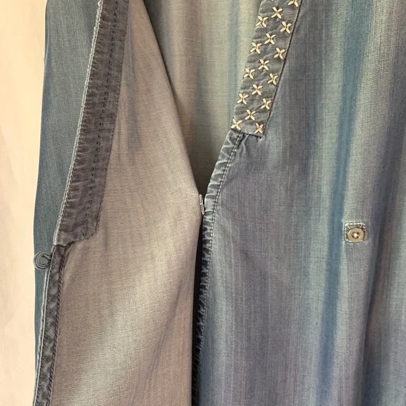 Holding Horses Anthropologie chambray sleeveless wrap top - Picture 5 of 9